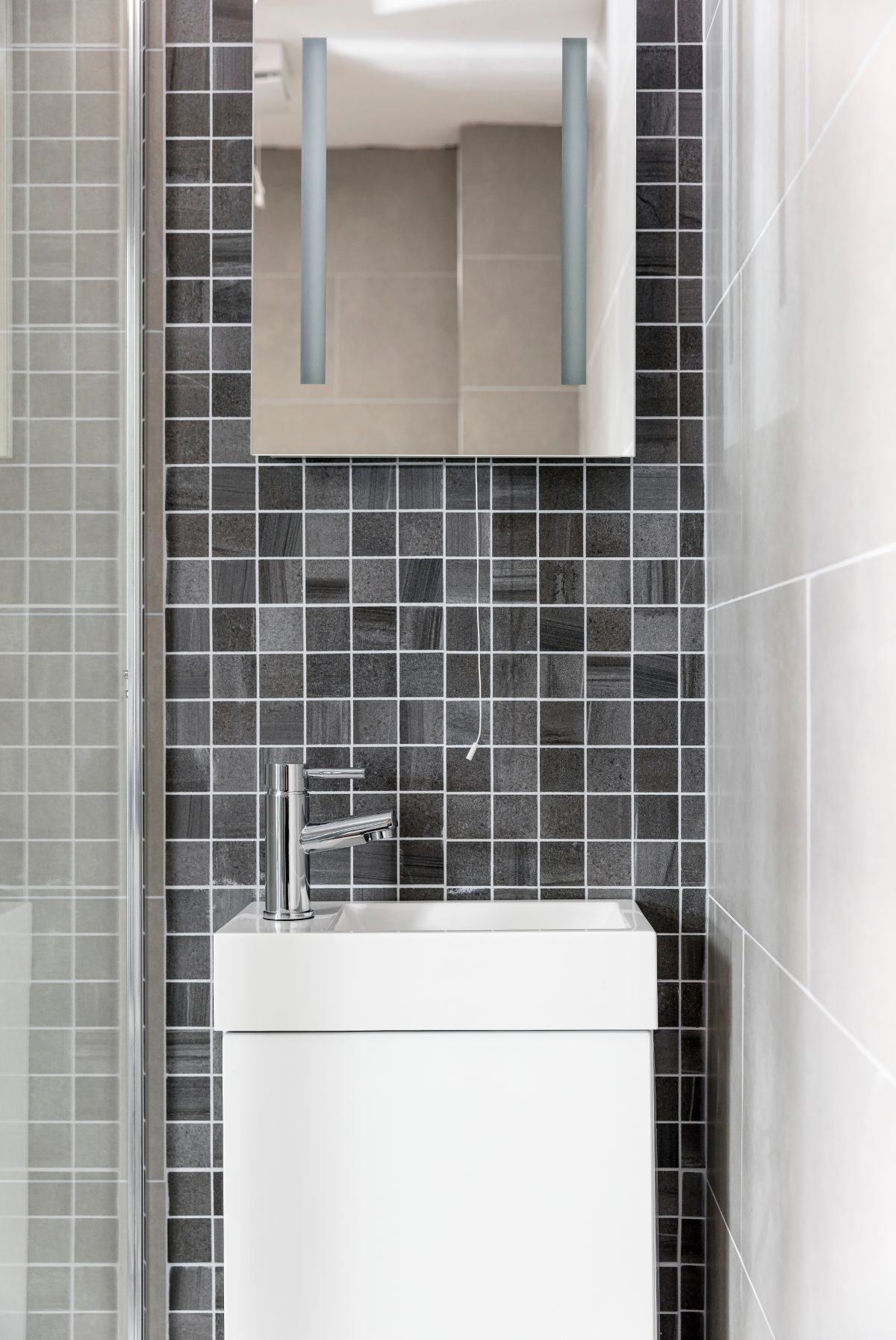 WN INTERIORS WINGFIELD HOUSE BATHROOM