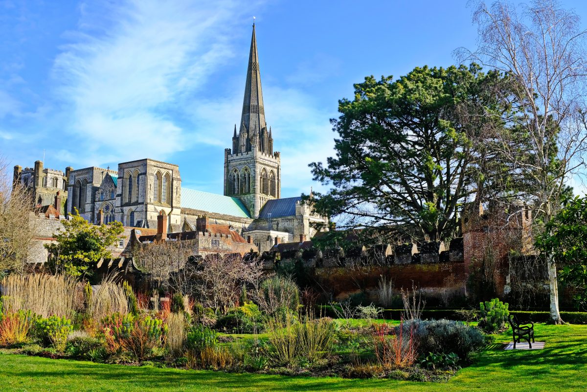 Chichester,Cathedral,And,Surrounding,Grounds